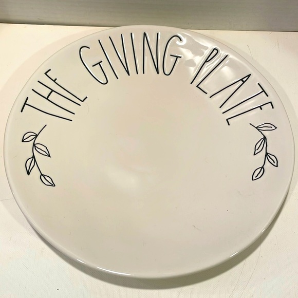 Rae Dunn plate - Picture 1 of 4